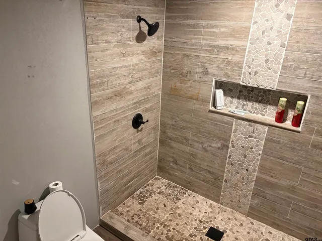 $2,000 | 705 North Edwards Avenue, Mount Pleasant, TX 75455