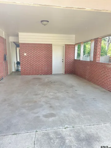 $2,000 | 705 North Edwards Avenue, Mount Pleasant, TX 75455