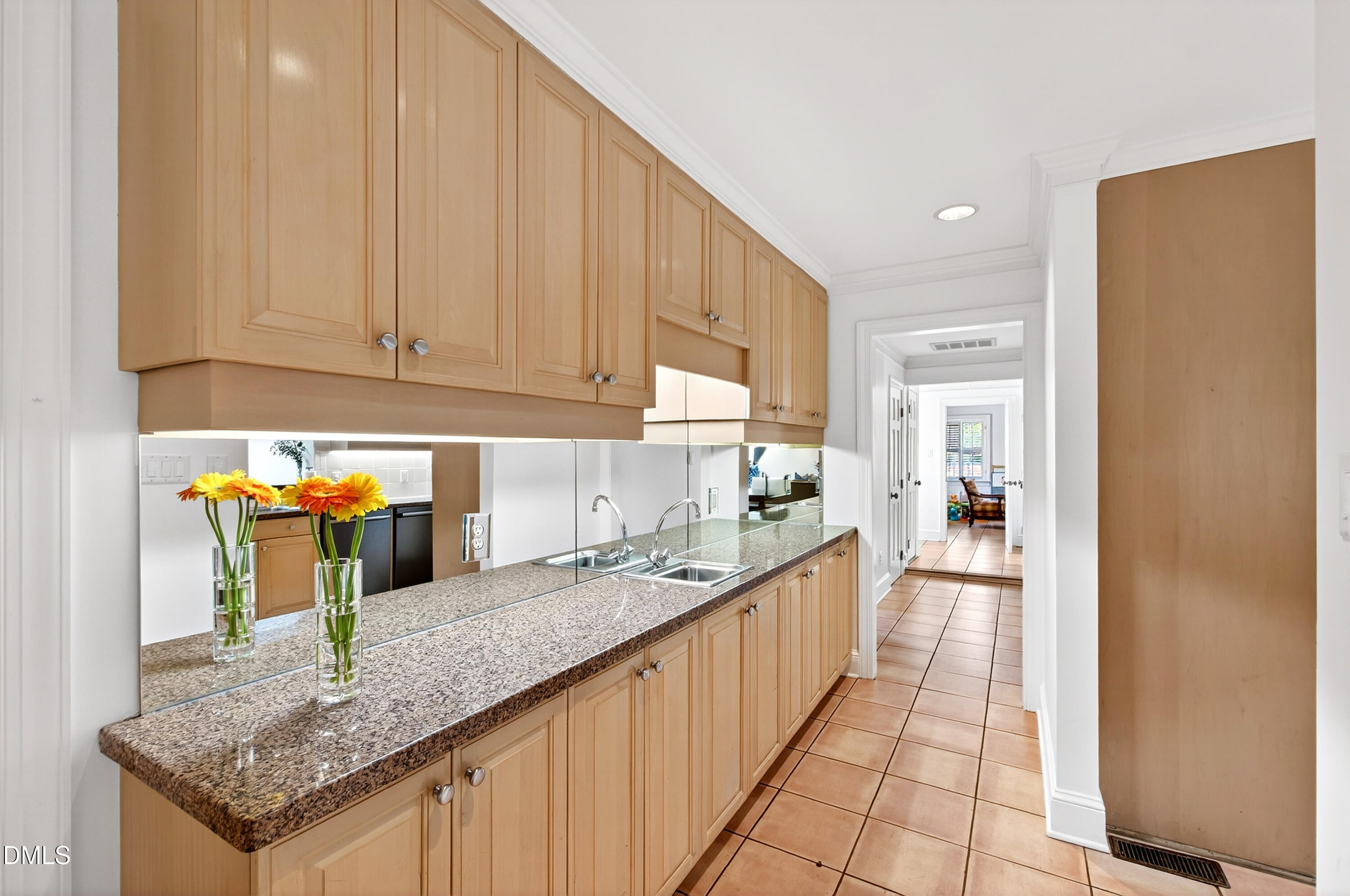 325 Buncombe Street Raleigh, NC 27609 - Photo 24 of 88 Buncombe (50)