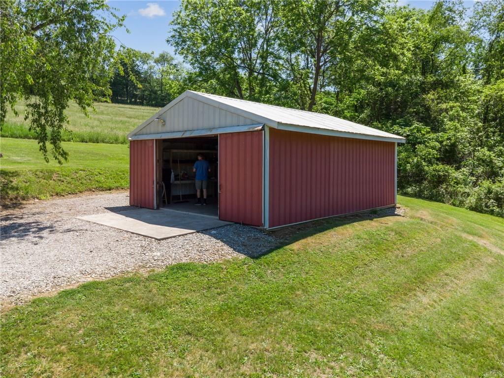 158 Harry Long Road Greensburg, PA 15601 - Photo 3 of 37