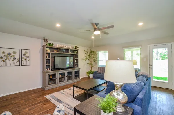 $305,000 | 3810 Willow Valley, Conroe, TX 77301