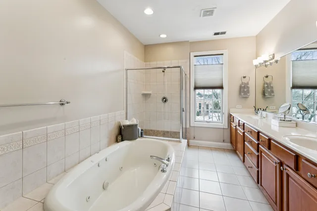 $615,000 | 5 Illinois Avenue, Schaumburg, IL 60193