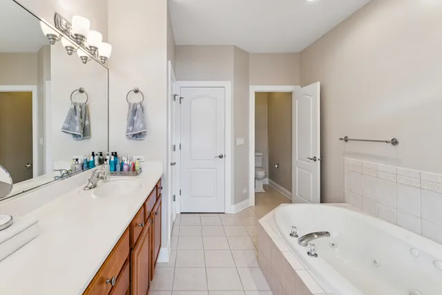 $615,000 | 5 Illinois Avenue, Schaumburg, IL 60193