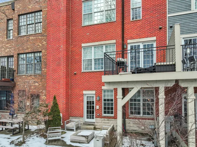 $615,000 | 5 Illinois Avenue, Schaumburg, IL 60193