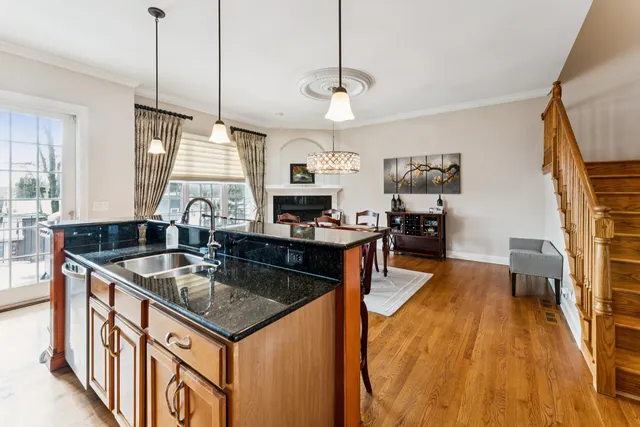 $615,000 | 5 Illinois Avenue, Schaumburg, IL 60193