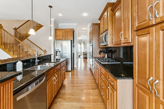 $615,000 | 5 Illinois Avenue, Schaumburg, IL 60193