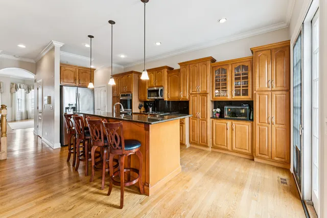 $615,000 | 5 Illinois Avenue, Schaumburg, IL 60193