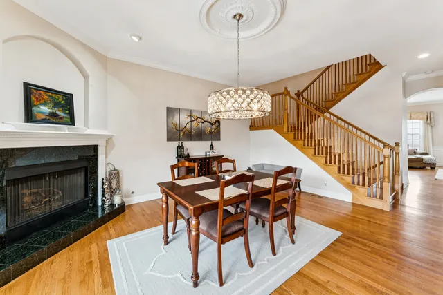 $615,000 | 5 Illinois Avenue, Schaumburg, IL 60193