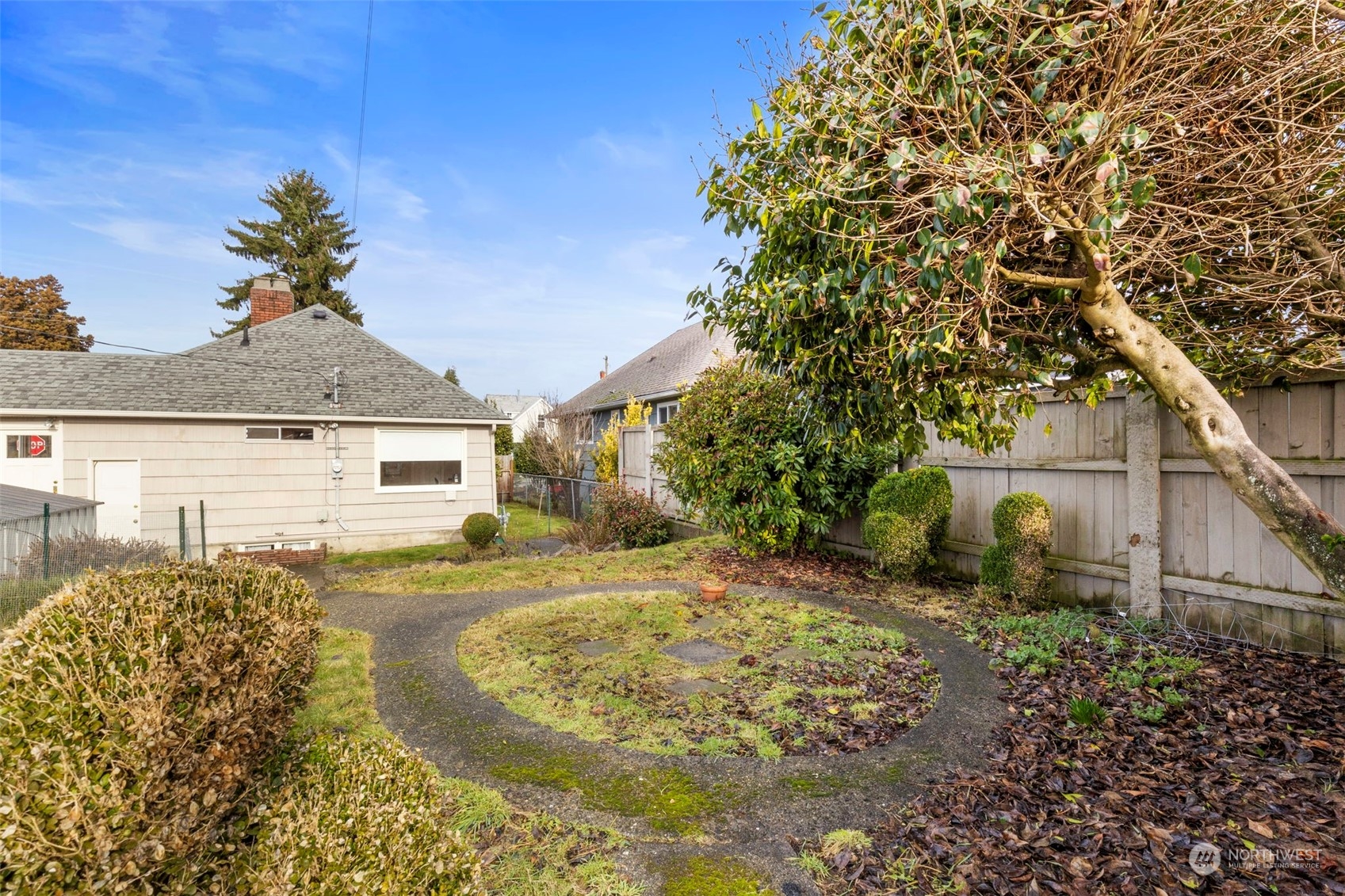 1745 4th Street Bremerton, WA 98337 - Photo 24 of 29 front view of a house with a yard