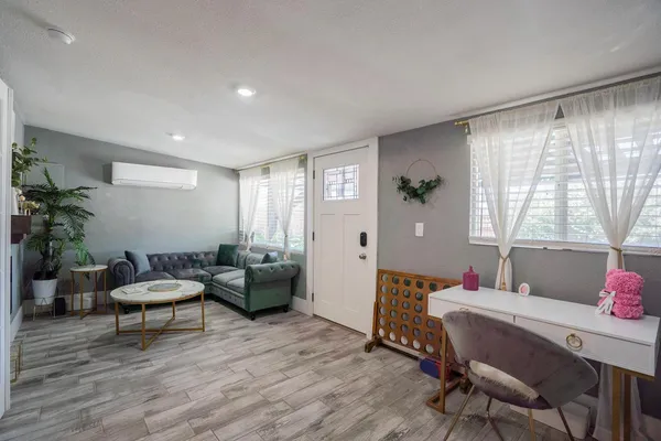 $2,495 | 1942 West Indianola Avenue, Phoenix, AZ 85015