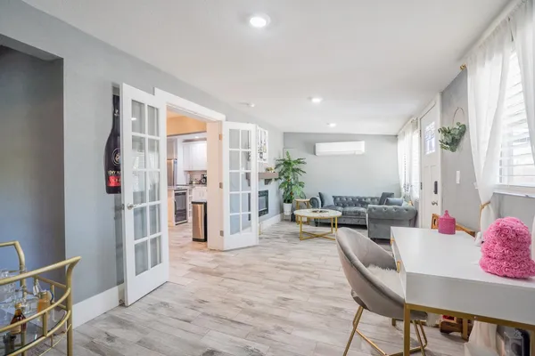 $2,495 | 1942 West Indianola Avenue, Phoenix, AZ 85015