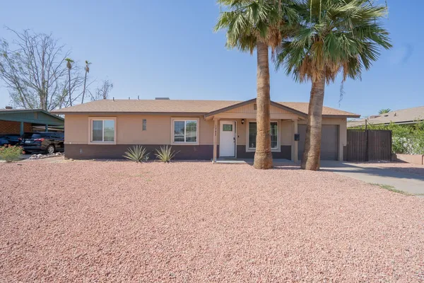 $2,495 | 1942 West Indianola Avenue, Phoenix, AZ 85015
