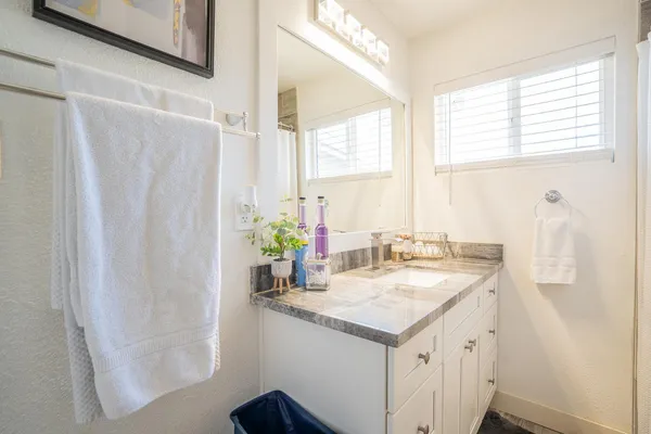 $2,495 | 1942 West Indianola Avenue, Phoenix, AZ 85015