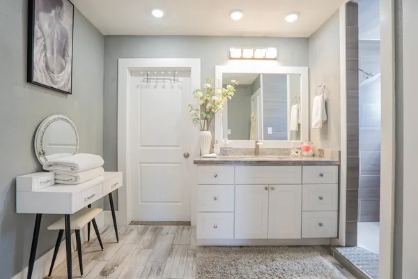 $2,495 | 1942 West Indianola Avenue, Phoenix, AZ 85015