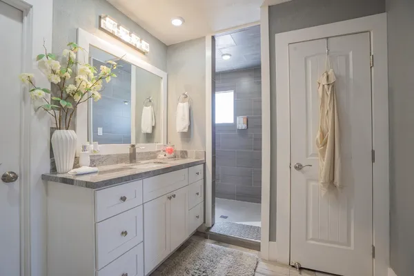 $2,495 | 1942 West Indianola Avenue, Phoenix, AZ 85015