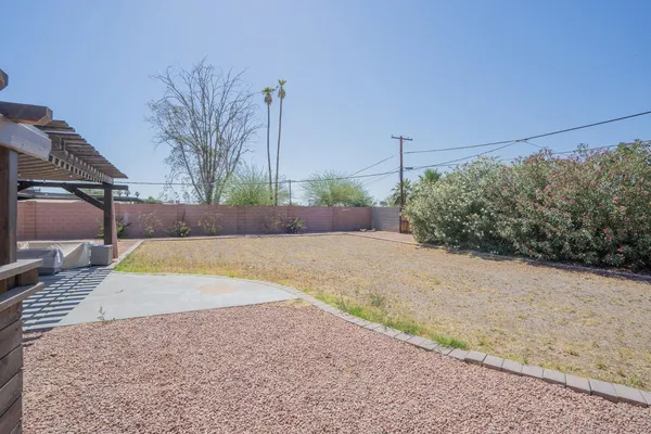 $2,495 | 1942 West Indianola Avenue, Phoenix, AZ 85015