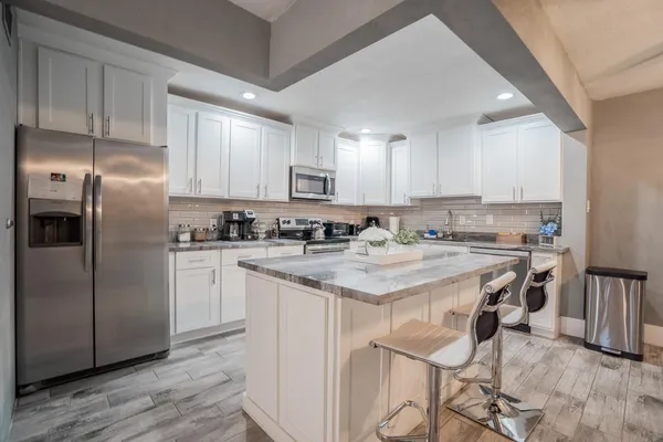 $2,495 | 1942 West Indianola Avenue, Phoenix, AZ 85015