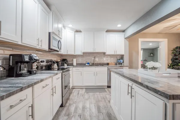 $2,495 | 1942 West Indianola Avenue, Phoenix, AZ 85015