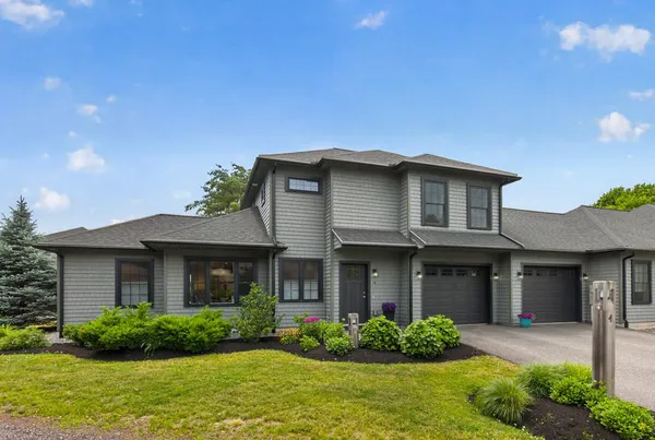 $750,000 | 4 Osprey Lane, Newmarket, NH 03857