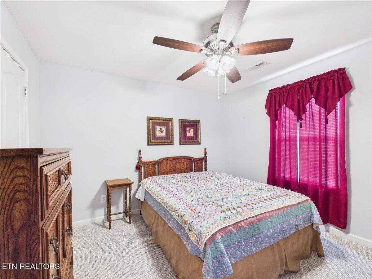 156 Stonefield Drive Harrogate, TN 37752 - Photo 15 of 18 09-CAM06131G6-PR0010-STILL015