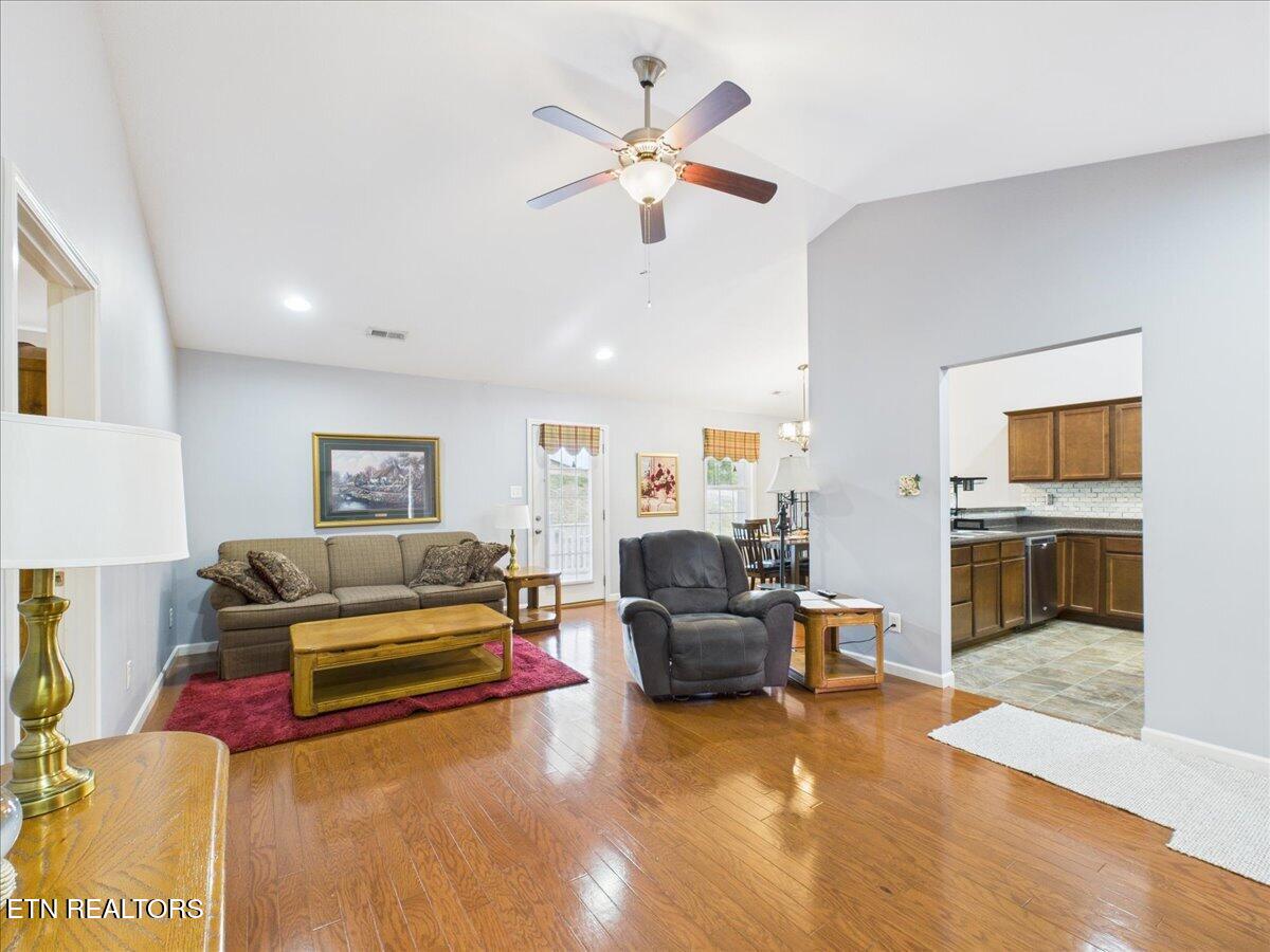 156 Stonefield Drive Harrogate, TN 37752 - Photo 6 of 18 15-CAM06131G6-PR0010-STILL006