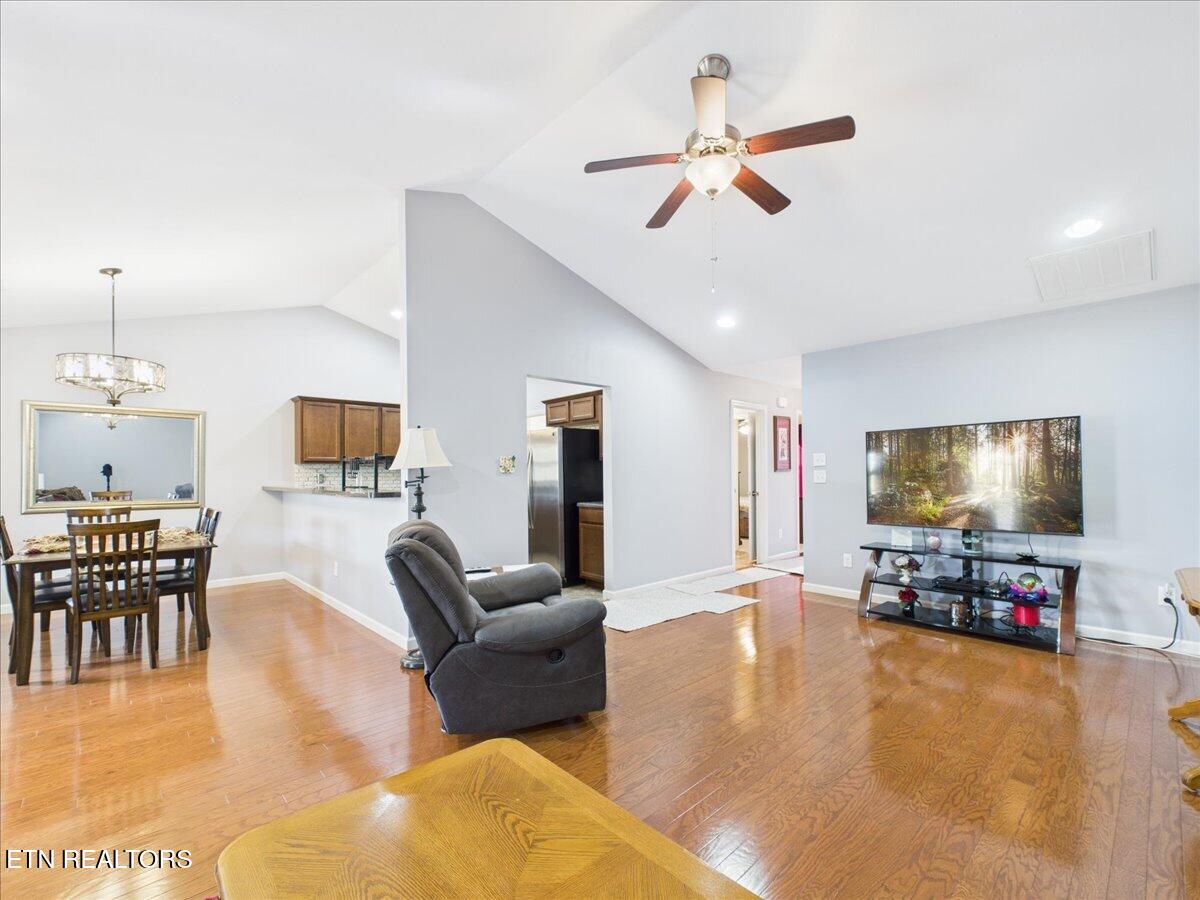 156 Stonefield Drive Harrogate, TN 37752 - Photo 7 of 18 07-CAM06131G6-PR0010-STILL007