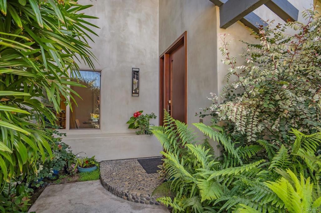 7205 Daffodil Place Carlsbad, CA 92011 - Photo 4 of 52
