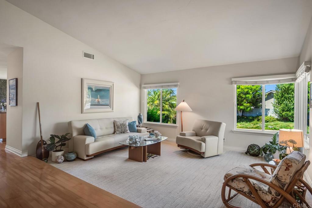 7205 Daffodil Place Carlsbad, CA 92011 - Photo 6 of 52