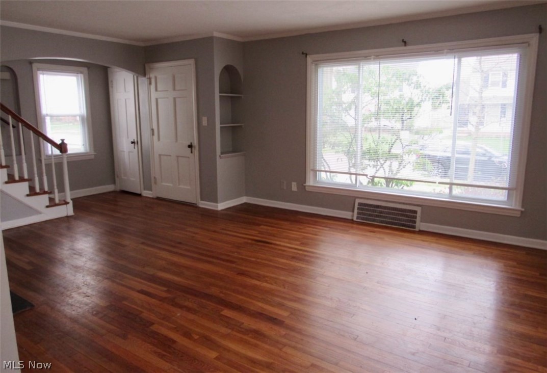 1129 Argonne Road Cleveland, OH 44121 - Photo 4 of 23 Gallery Image 4