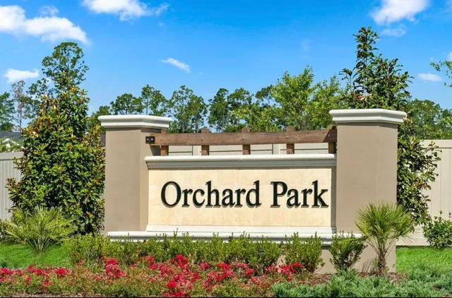 a sign that is on the wall of the building