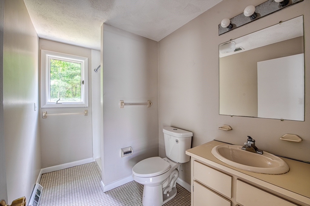 160 Hampton Road Sharon, MA 02067 - Photo 17 of 29