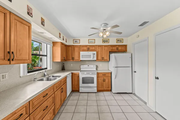 $270,000 | 4625 Rosewood Tree Court, Unit A, Boynton Beach, FL 33436