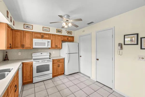 $270,000 | 4625 Rosewood Tree Court, Unit A, Boynton Beach, FL 33436