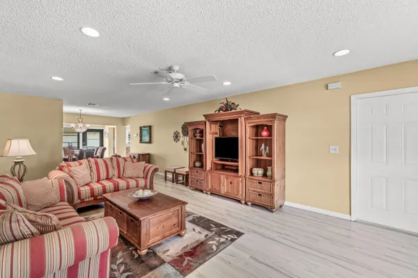 $270,000 | 4625 Rosewood Tree Court, Unit A, Boynton Beach, FL 33436