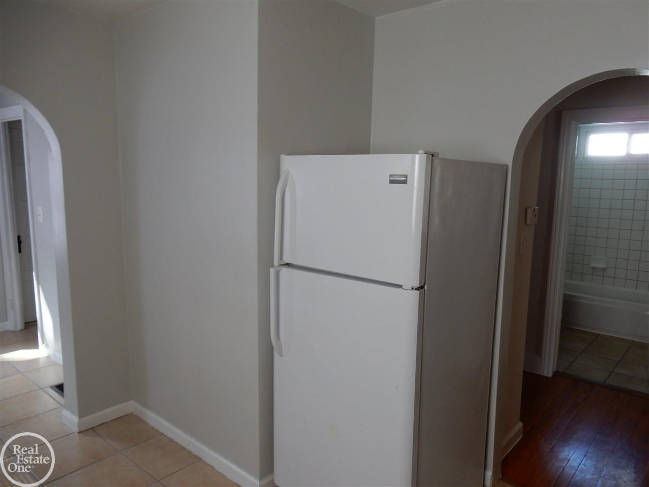 25571 Peter Kaltz Road Warren, MI 48091 - Photo 17 of 35 50027877-16.JPG