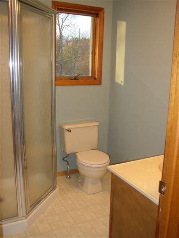 2212 Inverhouse Road Henryville, PA 18332 - Photo 11 of 17 Bath