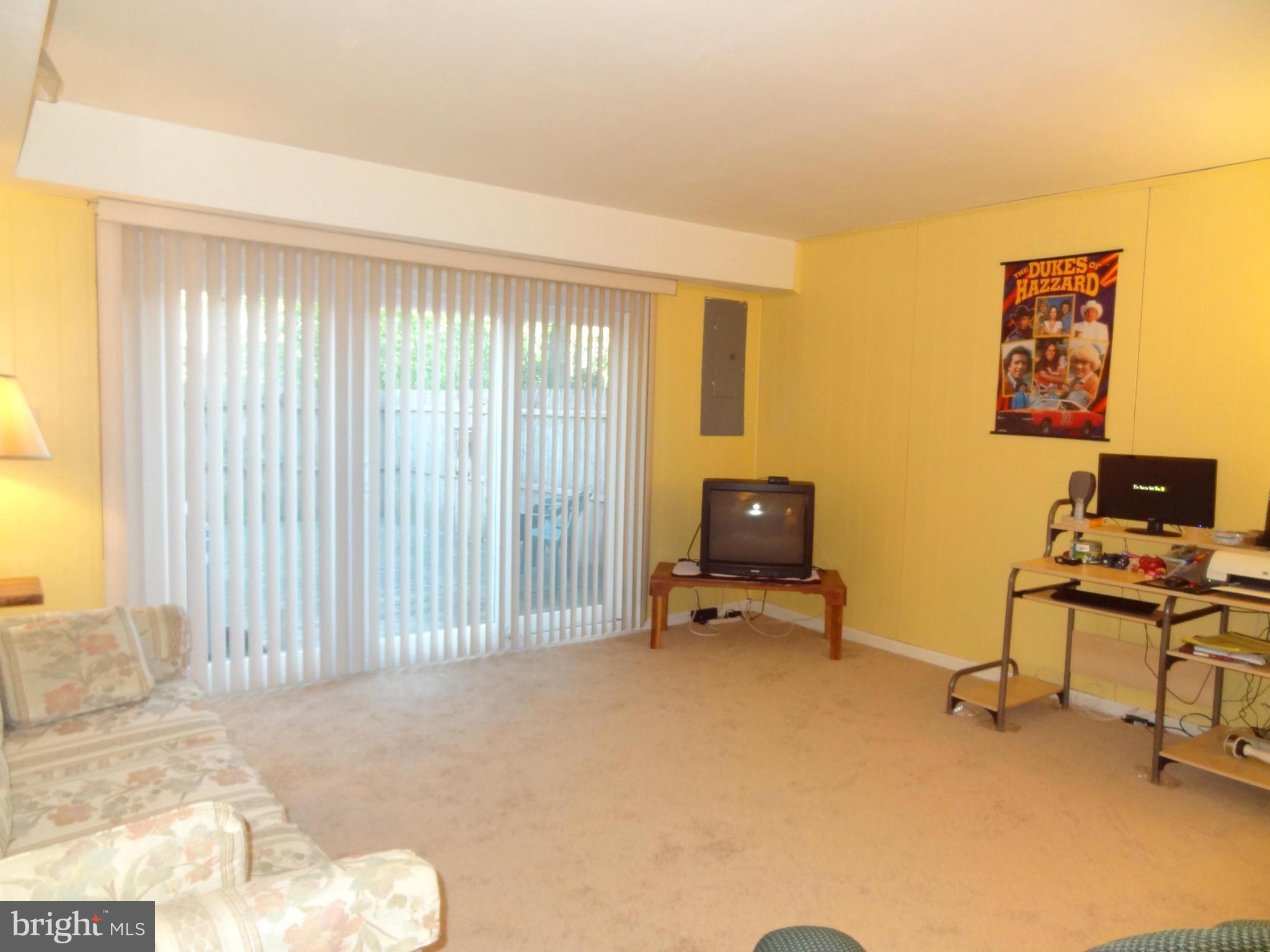 5925 Kingsford Road Springfield, VA 22152 - Photo 13 of 19 Family Room
