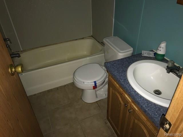 8227 North Center Road Mount Morris, MI 48458 - Photo 28 of 34 bath 2.jpeg