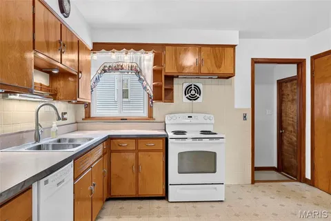 $259,900 | 1011 Hawthorn Avenue, St. Charles, MO 63301