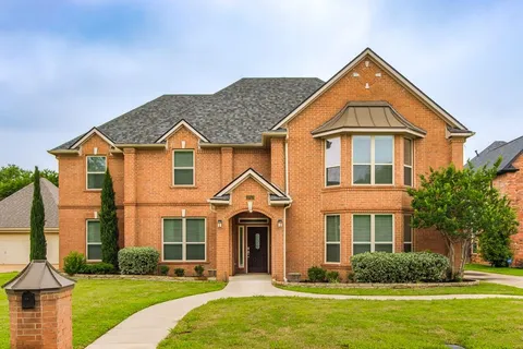 $567,600 | 2813 Mesa Court, Hurst, TX 76054