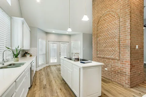 $567,600 | 2813 Mesa Court, Hurst, TX 76054