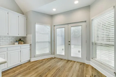 $567,600 | 2813 Mesa Court, Hurst, TX 76054