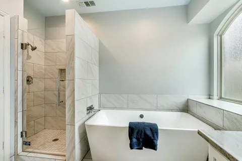 $567,600 | 2813 Mesa Court, Hurst, TX 76054