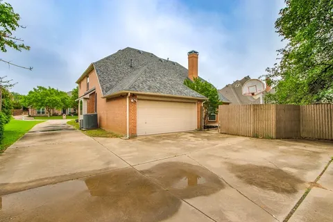 $567,600 | 2813 Mesa Court, Hurst, TX 76054