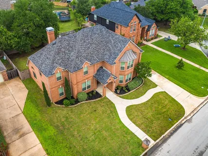 $567,600 | 2813 Mesa Court, Hurst, TX 76054