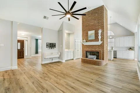 $567,600 | 2813 Mesa Court, Hurst, TX 76054