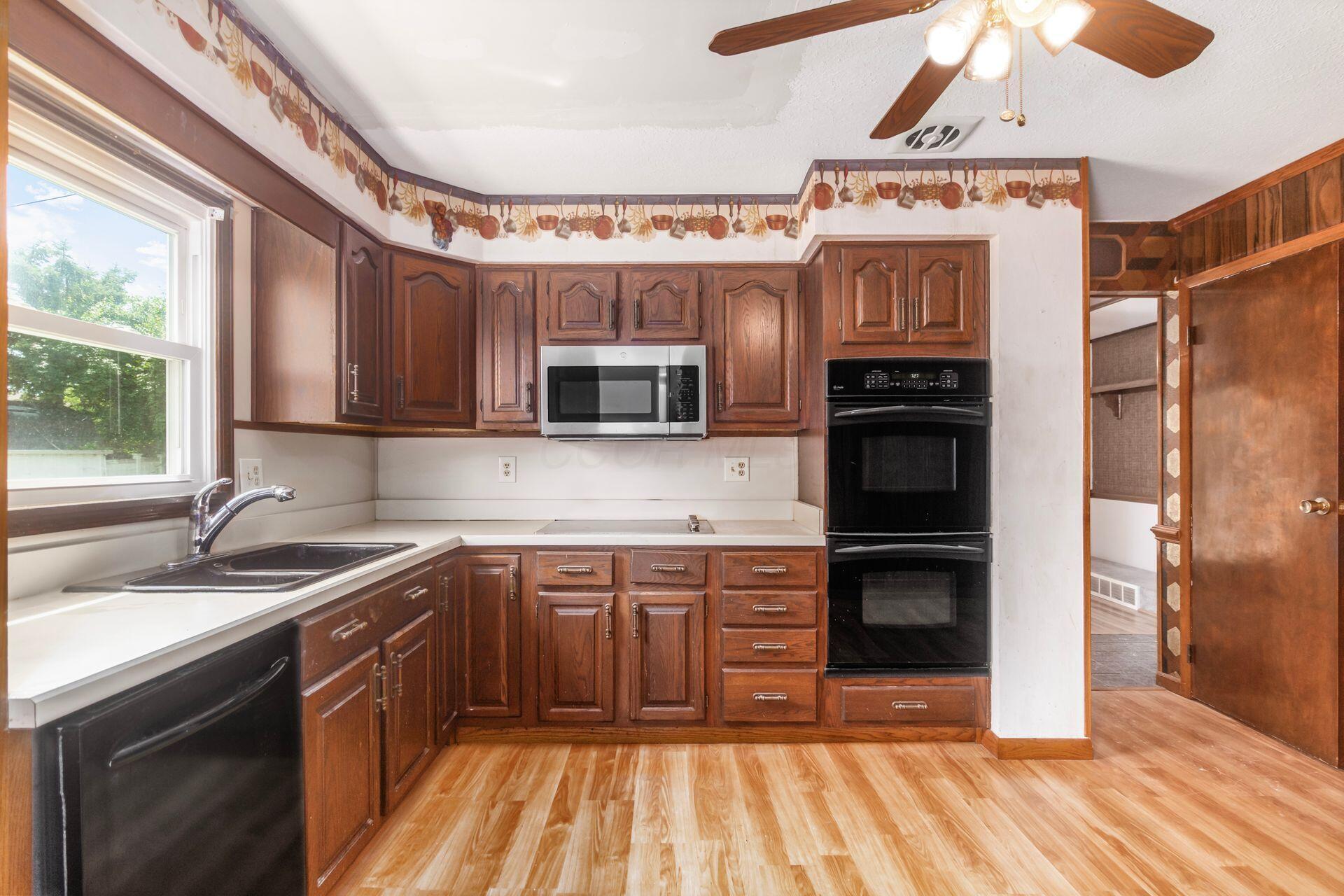 1720 Kenwick Road Columbus, OH 43209 - Photo 8 of 46