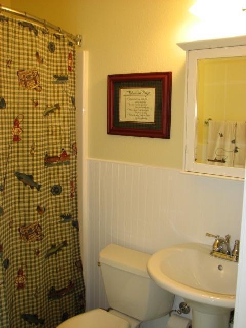 429 East Norris Point Road La Follette, TN 37766 - Photo 13 of 18 Downstairs Bath 3
