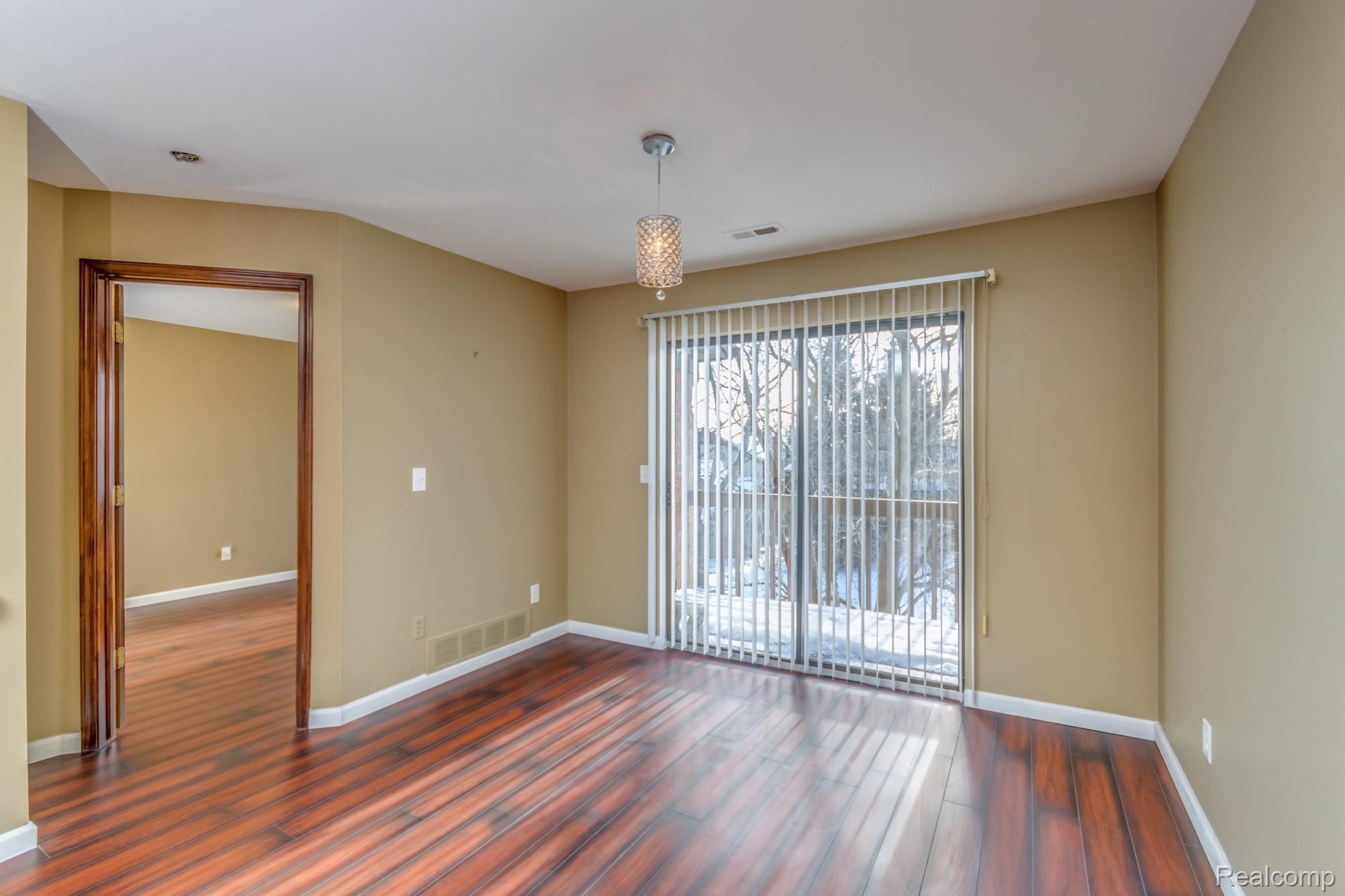 1504 Meadowside Drive Rochester, MI 48307 - Photo 12 of 26 _DSC0030enf.jpg