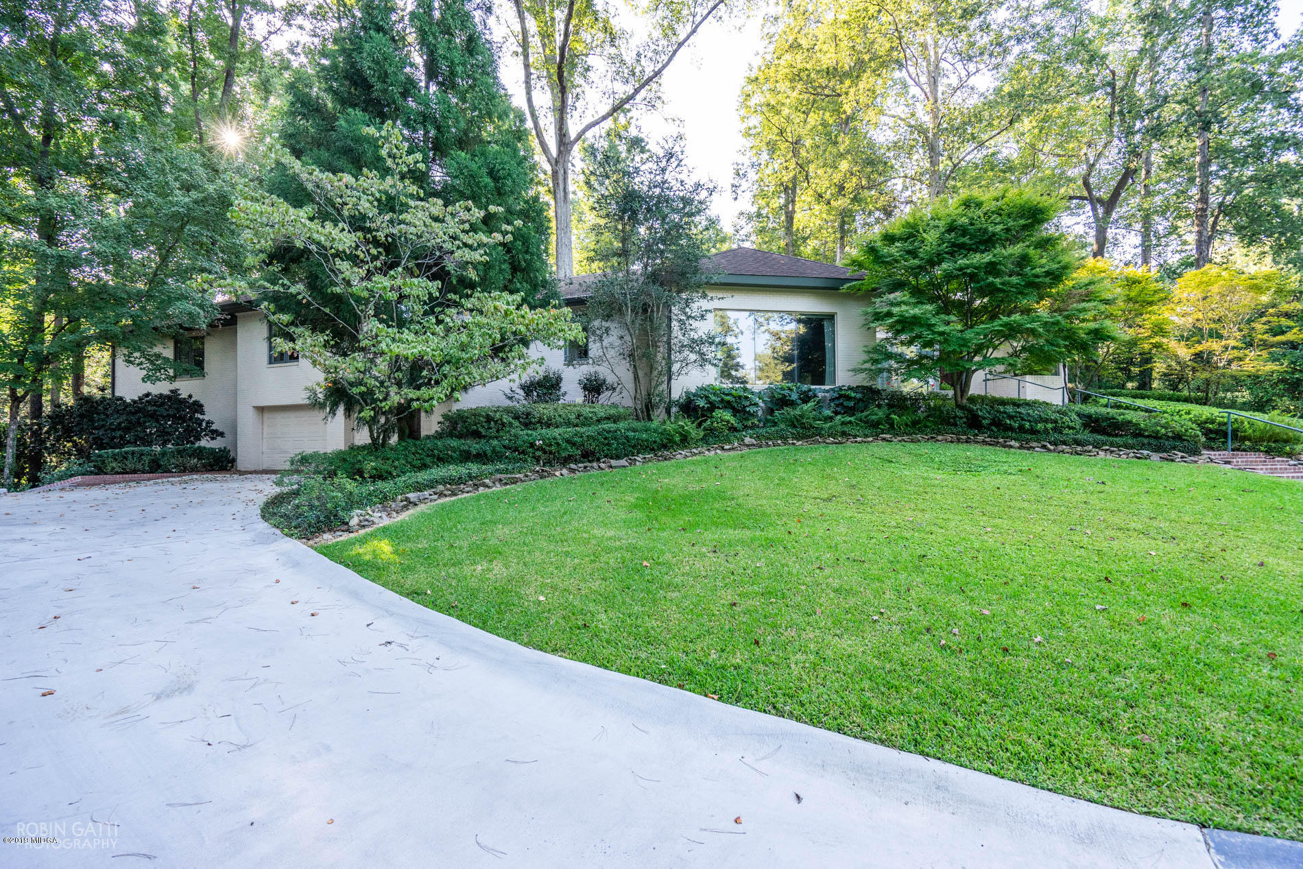 1151 Oakcliff Road Macon, GA 31211 - Photo 1 of 53 DSC07689